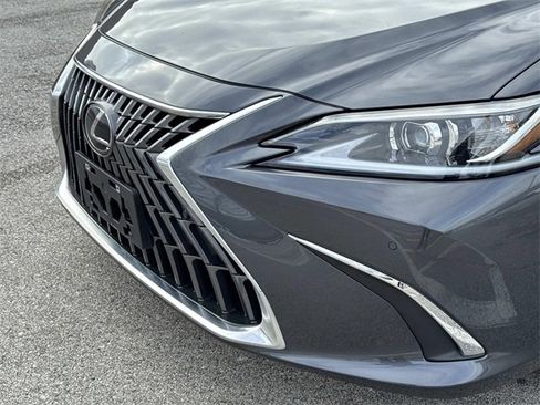 Certified 2023 Lexus ES 350 w/ Premium Package image 10