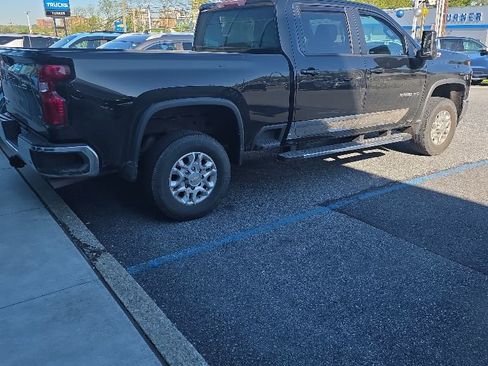 Used 2023 Chevrolet Silverado 2500 LT AWD/4WD image 4