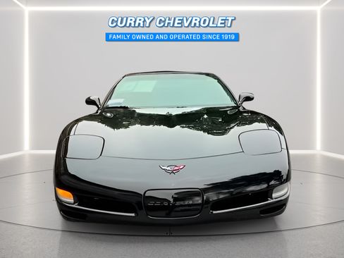 Used 2001 Chevrolet Corvette Coupe w/ Preferred Equipment Group2 RWD image 3
