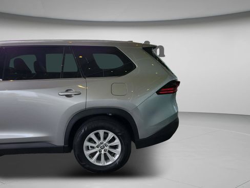 Certified 2025 Toyota Grand Highlander AWD image 29