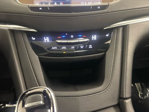 Used 2025 Cadillac XT5 Premium Luxury AWD/4WD image 33