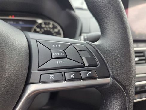 Used 2025 Nissan Altima 2.5 SV FWD image 26