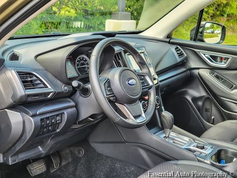 Used 2024 Subaru Forester Premium AWD/4WD image 9