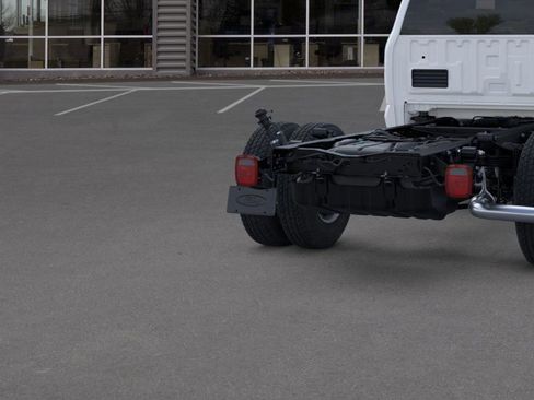 New 2025 Ford F350 XL w/ XL Chrome Package image 21
