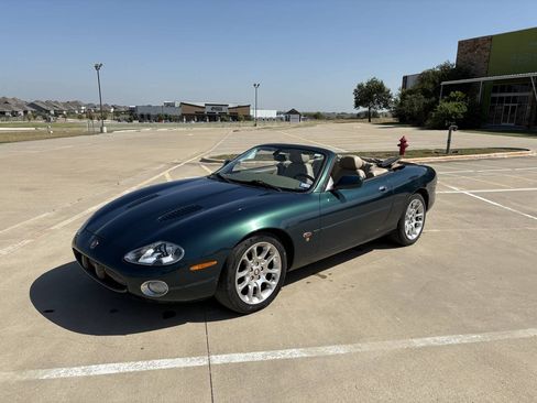 Used 2002 Jaguar XK8 Convertible RWD image 2