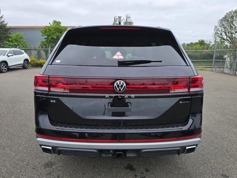 New 2026 Volkswagen Atlas Peak Edition AWD/4WD image 4