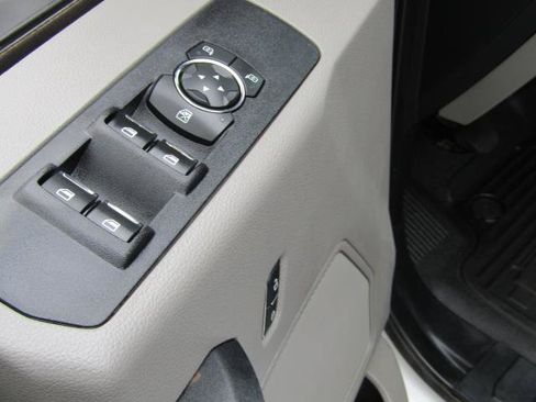 Used 2021 Ford F250 XL w/ Power Equipment Group AWD/4WD image 13