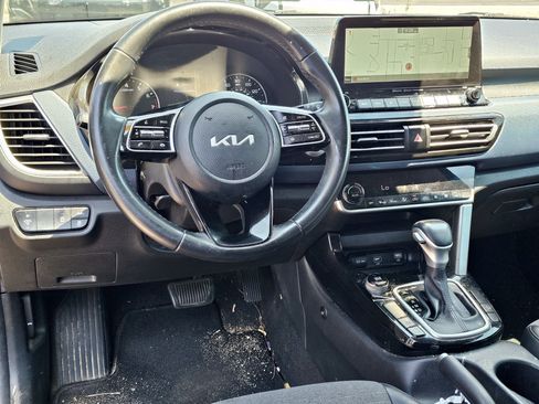 Used 2022 Kia Seltos S FWD image 17