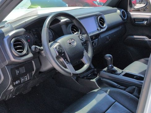 Used 2022 Toyota Tacoma TRD Off-Road w/ TRD Premium Off Road Package RWD image 10