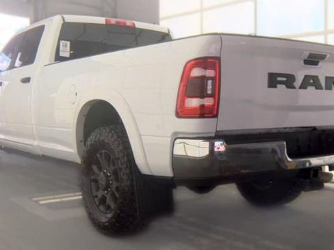 Used 2020 RAM 3500 Laramie AWD/4WD image 4