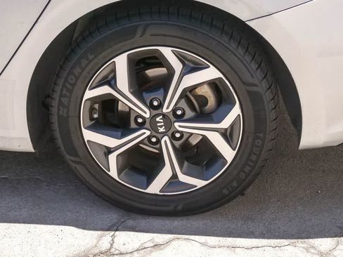 Used 2021 Kia Forte LXS FWD image 6
