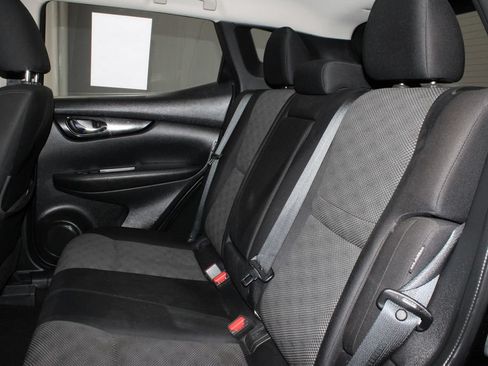 Certified 2022 Nissan Rogue Sport SV AWD/4WD image 21