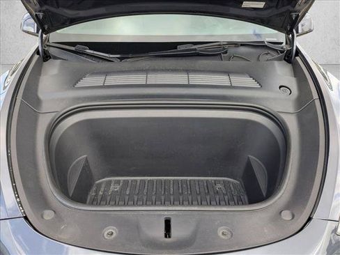 Used 2023 Tesla Model Y Long Range AWD/4WD image 25