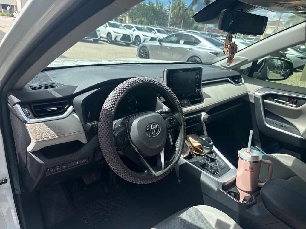 Used 2019 Toyota RAV4 Limited w/ Cold Weather Package FWD image 15