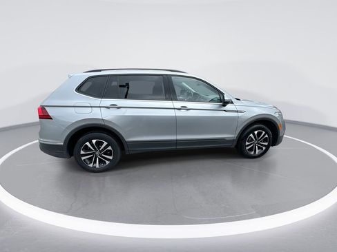 Used 2022 Volkswagen Tiguan S FWD image 9