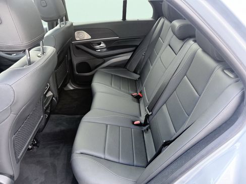 Used 2025 Mercedes-Benz GLE 450e 4MATIC w/ AMG Line Exterior image 18