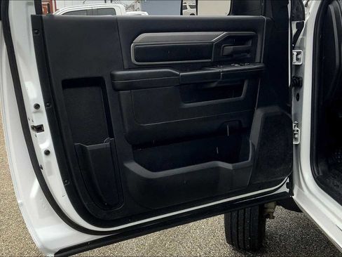 Used 2021 RAM 5500 Tradesman image 21