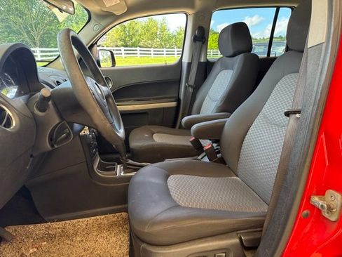 Used 2010 Chevrolet HHR LT FWD image 9