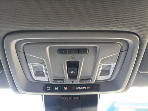 Used 2025 GMC Sierra 1500 Elevation AWD/4WD image 17