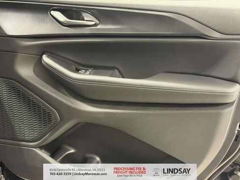 New 2025 Jeep Grand Cherokee Altitude AWD/4WD image 9