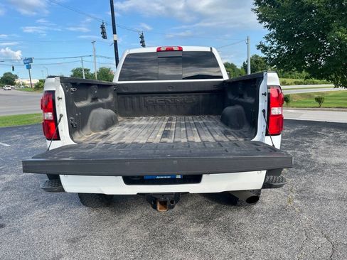 Used 2017 GMC Sierra 2500 Denali w/ Suspension Package, Off-Road AWD/4WD image 12