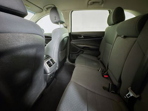 Used 2019 Kia Sorento L FWD image 23