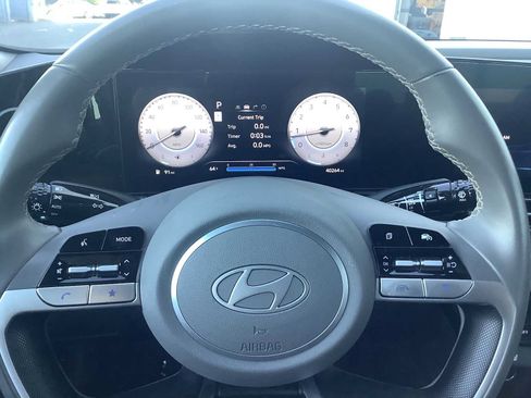 Used 2025 Hyundai Elantra SEL FWD image 16