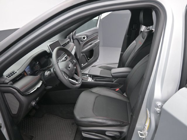 Used 2024 Jeep Compass Trailhawk w/ Sun and Sound Group AWD/4WD image 16