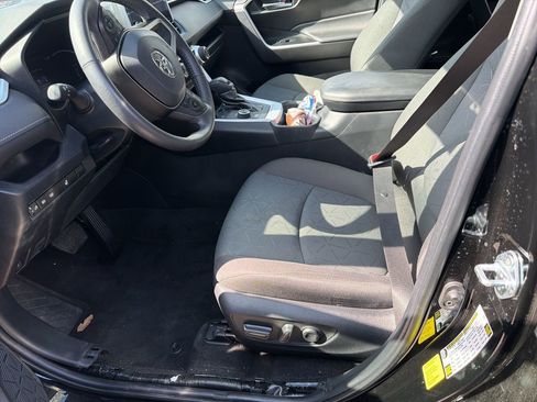 Used 2024 Toyota RAV4 XLE w/ Weather Package image 9