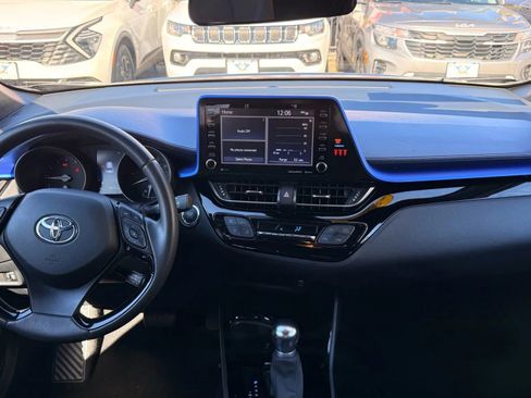 Used 2022 Toyota C-HR XLE image 21