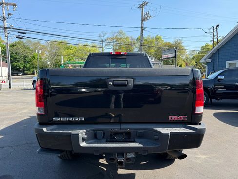 Used 2014 GMC Sierra 2500 Denali w/ Suspension Package, Off-Road AWD/4WD image 5