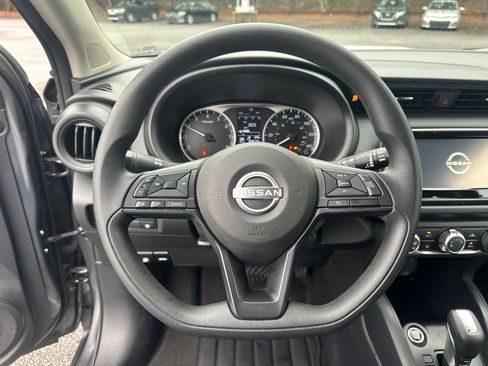 Used 2024 Nissan Kicks S image 23
