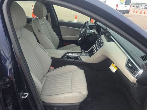 Used 2023 Genesis G70 2.0T w/ Sport Prestige Package image 14