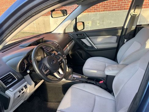 Used 2017 Subaru Forester 2.5i w/ Alloy Wheel Package image 8