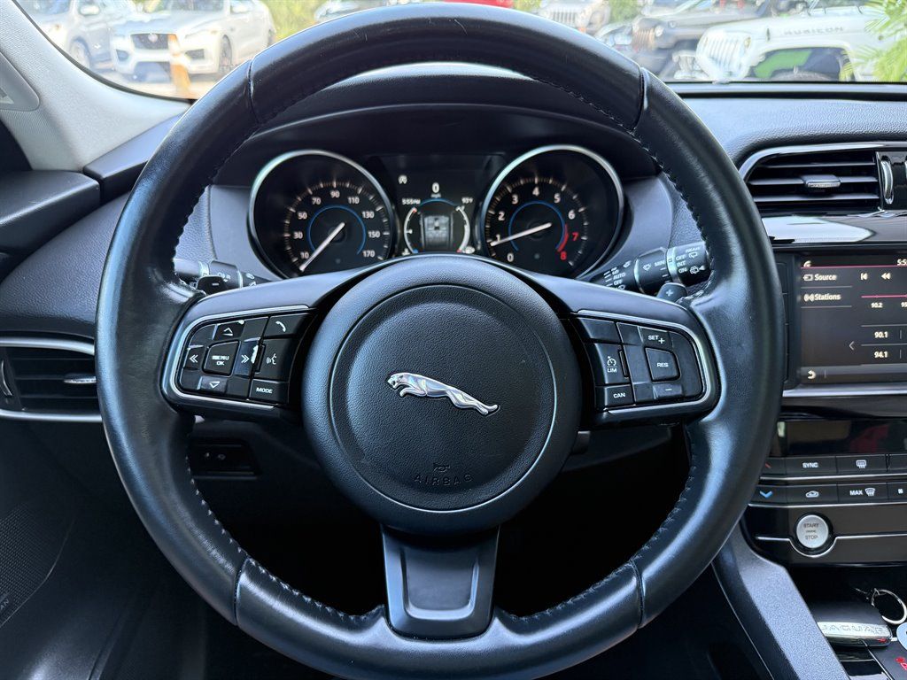 Used 2018 Jaguar F-PACE Premium AWD/4WD image 20