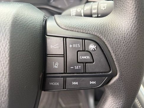 Used 2025 Toyota Sienna LE w/ LE Plus Package AWD/4WD image 33