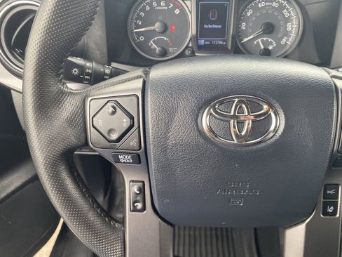 Used 2020 Toyota Tacoma TRD Sport w/ Technology Package image 24