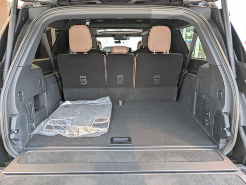 New 2026 Lincoln Navigator L Black Label AWD/4WD image 7