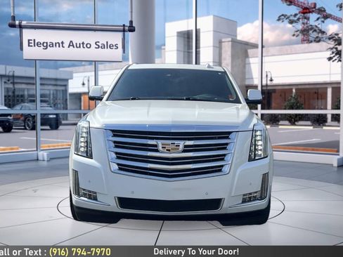 Used 2017 Cadillac Escalade Platinum AWD/4WD image 2