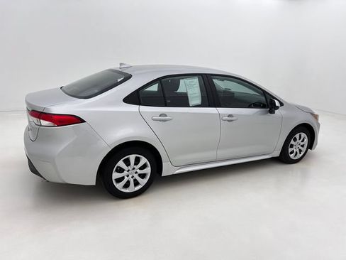 Used 2025 Toyota Corolla LE FWD image 6