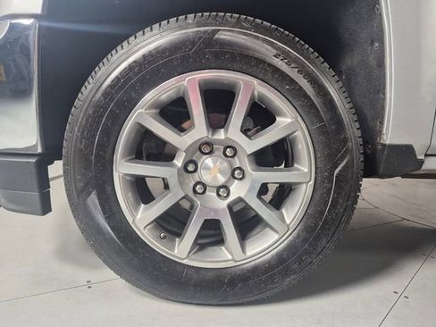 Used 2018 Chevrolet Silverado 1500 LT w/ All Star Edition image 10