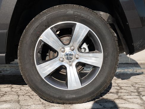 Used 2017 Jeep Patriot High Altitude image 9