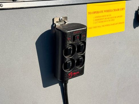 Used 2011 Ford E-350 and Econoline 350 Extended Super Duty w/ PWR Group image 6