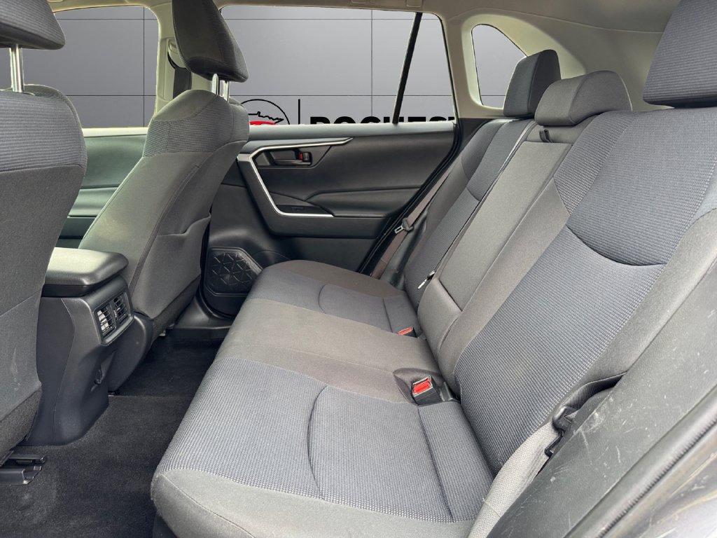 Used 2019 Toyota RAV4 LE w/ Carpet Mat Package AWD/4WD image 16