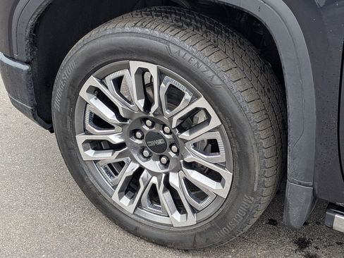 Used 2024 GMC Sierra 1500 Denali Ultimate image 10