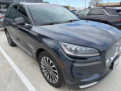 Used 2022 Lincoln Aviator Reserve w/ Elements Package Plus image 2