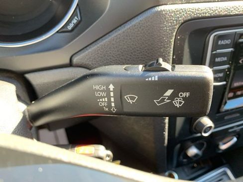 Used 2017 Volkswagen Jetta S image 30