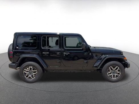 Used 2025 Jeep Wrangler Unlimited Sahara AWD/4WD image 16