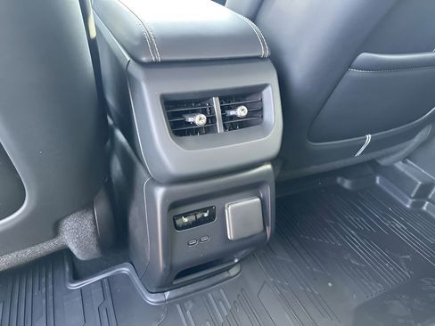 New 2026 Cadillac Optiq Luxury 2 image 21