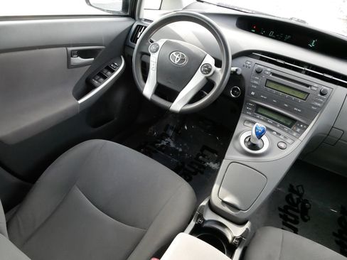 Used 2010 Toyota Prius Three image 9